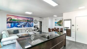 Apartment | 3 bedrooms, iron/ironing board, free WiFi