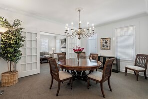 Deluxe Apartment | Living area