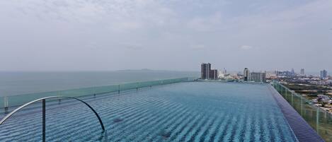 2 kolam renang outdoor