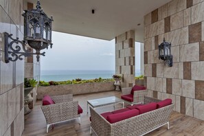 Terrace/patio - Riviera Apartments-100m to Jomtien Beach (Pattaya)