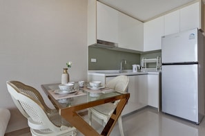 Living area - Riviera Apartments-100m to Jomtien Beach (Pattaya)