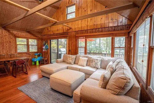 Brookside Cottage at Skaneateles Lake - 3 Bedroom Home