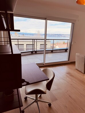 Interior - Lake view apartment, terraces, 2 bedrooms, open kitchen (Évian-les-Bains)