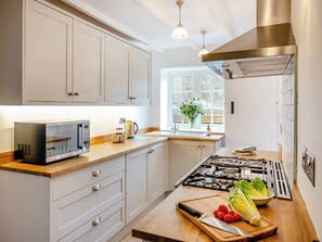 Cookware/dishes/utensils