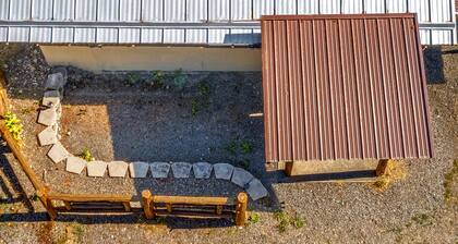 Half-pipe Hideaway in Packwood