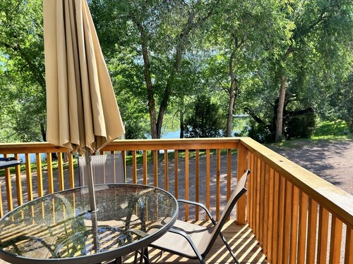 Two bedroom cabin, private lake, pet friendly