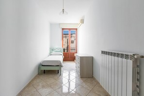 2 bedrooms, iron/ironing board