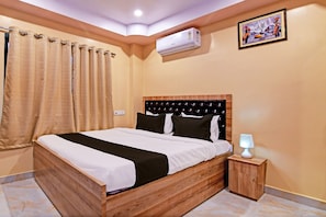 Classic Double or Twin Room | Desk, free WiFi