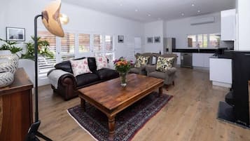 Smart TV, fireplace, printers