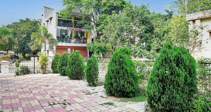 OYO Flagship 813319 Urvashi Guest House