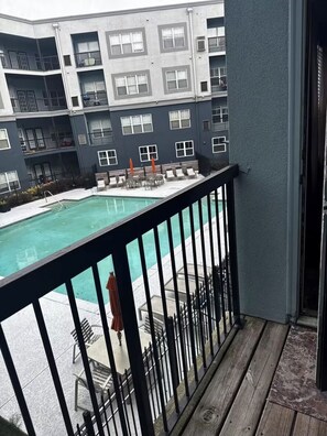 Outdoor pool - Enjoy your stay at this peaceful and centrally-located property in Atlanta. (Atlanta)