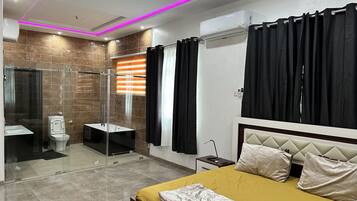 5 chambres, fer et planche Ă repasser, Wi-Fi, draps fournis