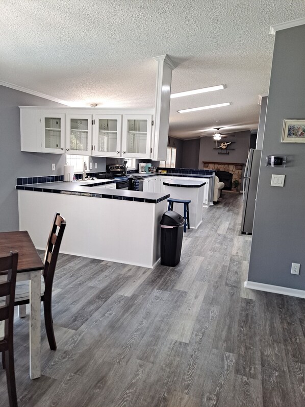 Fridge, microwave, oven, stovetop - Relax, Recharge, and Reconnect in Style โ Modern Comfort Meets Small-Town Charm
(Wake Forest)