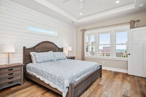 6 soverom, strykejern/-brett, reiseseng for barn og internettilgang