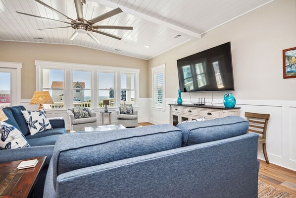 Fernseher, Tischfußball