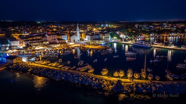 Imagen sin descripción, 1 de 27, botón