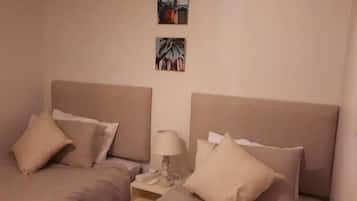 2 bedrooms, in-room safe, desk, iron/ironing board