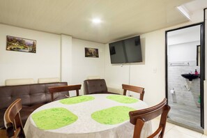 Leilighet, 3 soverom, byutsikt | Romfasilitet