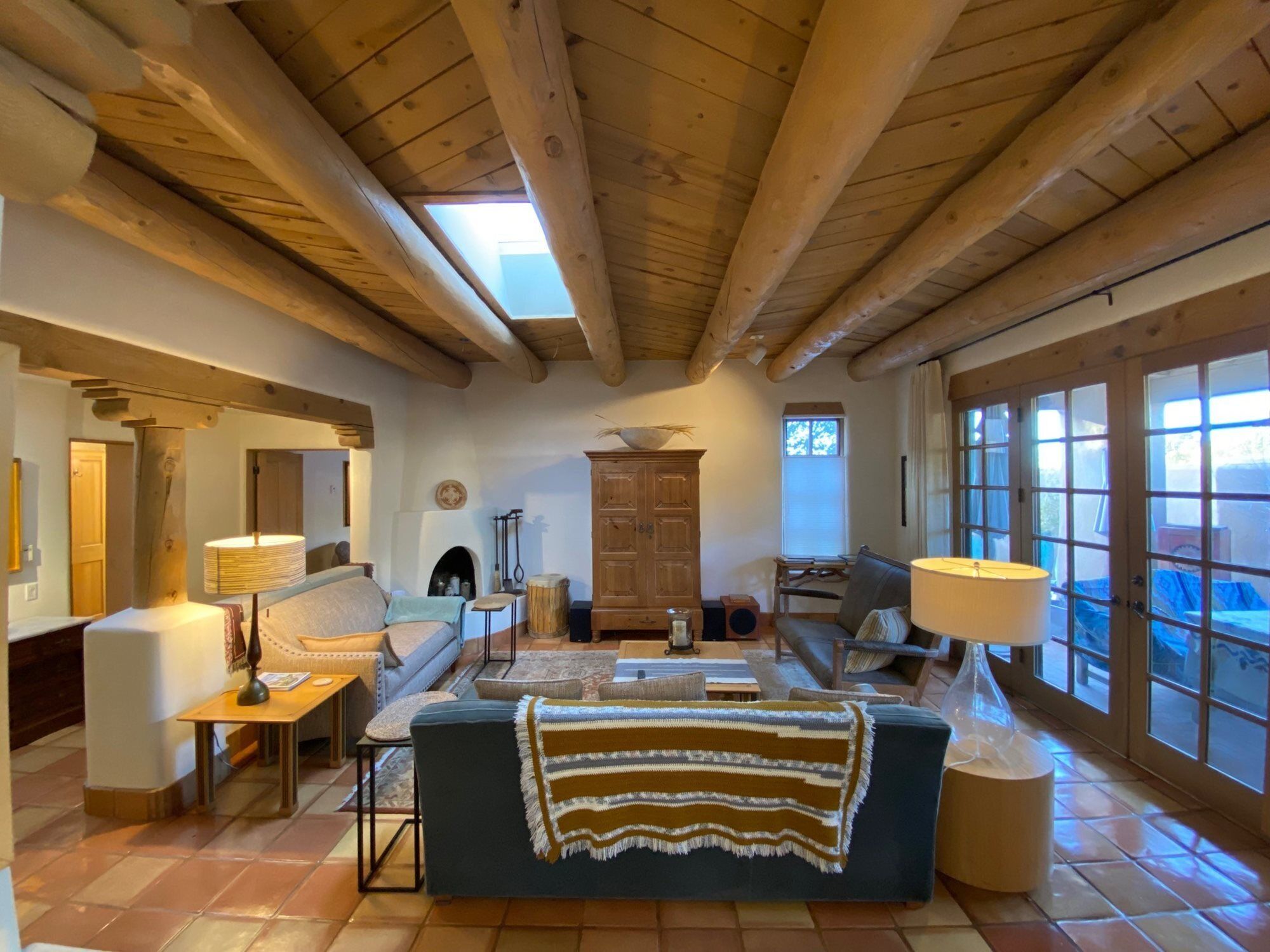 2 BedroomTownhome 418 | Living area | 30-inch flat-screen TV with cable channels, fireplace