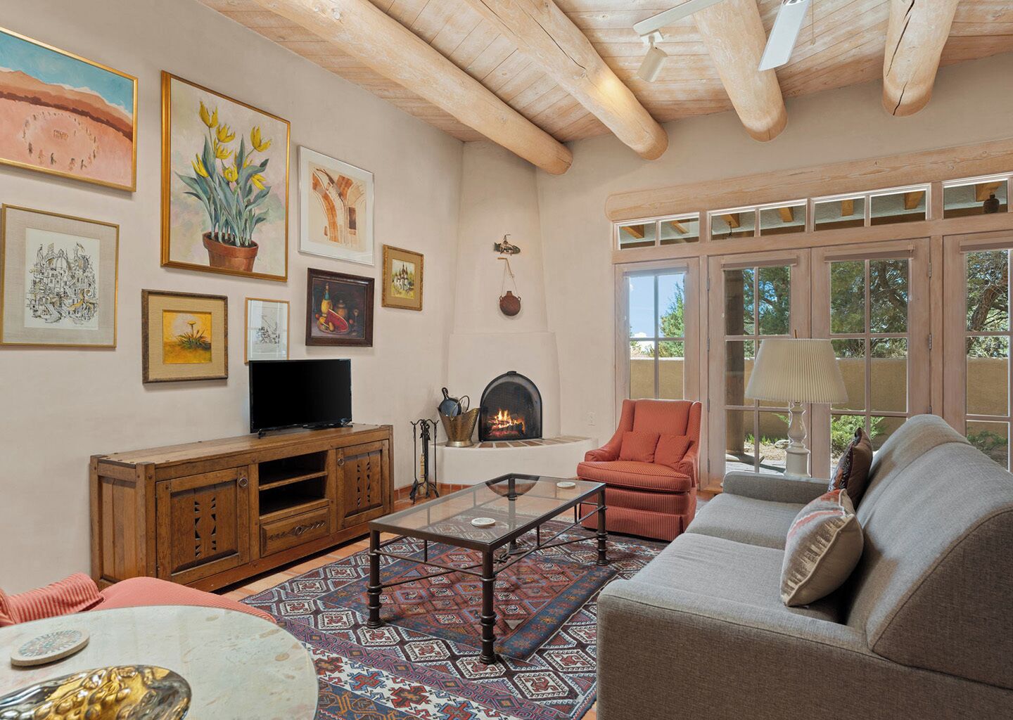 2 Bedroom Townhome 667 | Living area | 30-inch flat-screen TV with cable channels, fireplace