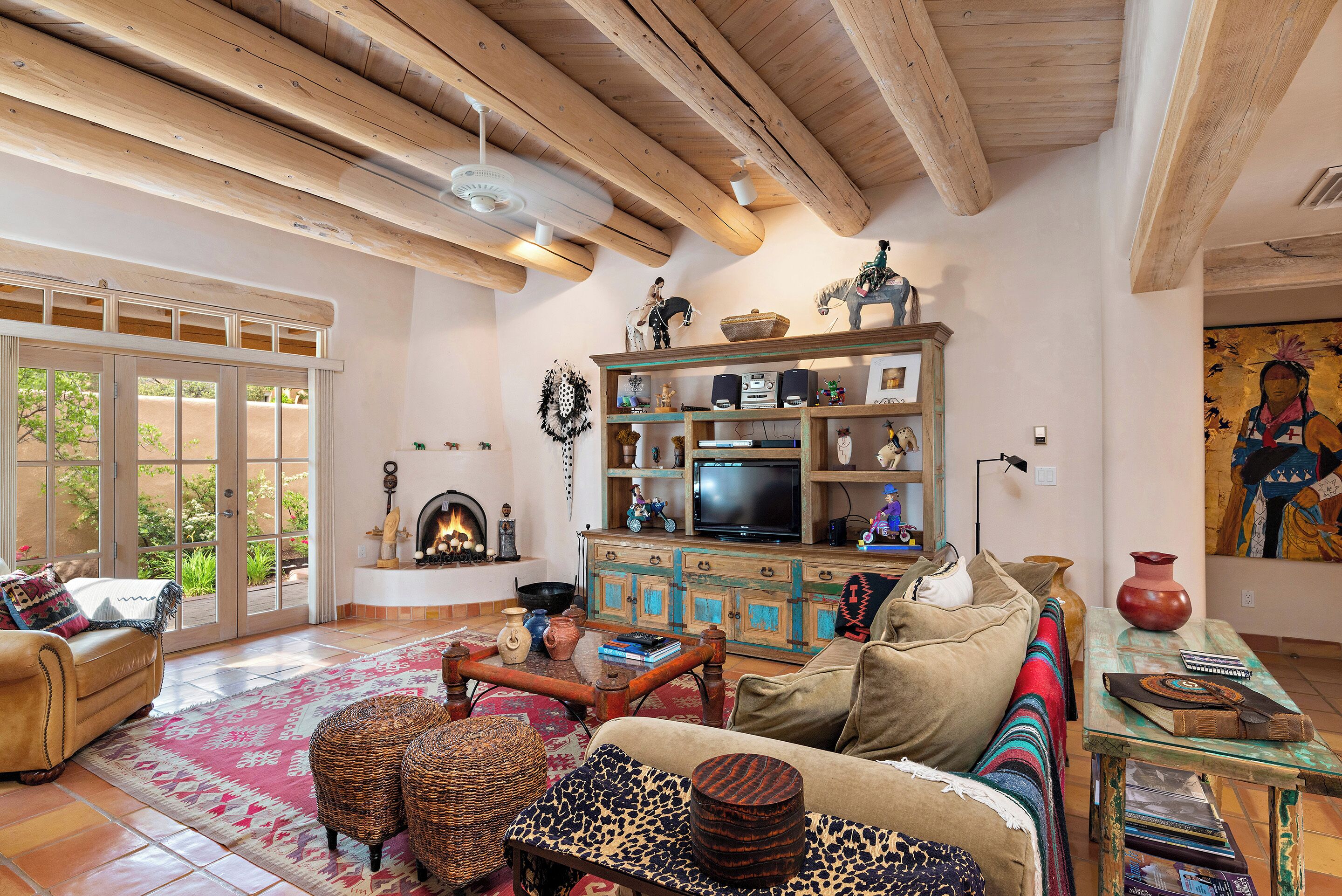 2 BedroomTownhome 640 | Living area | 30-inch flat-screen TV with cable channels, fireplace