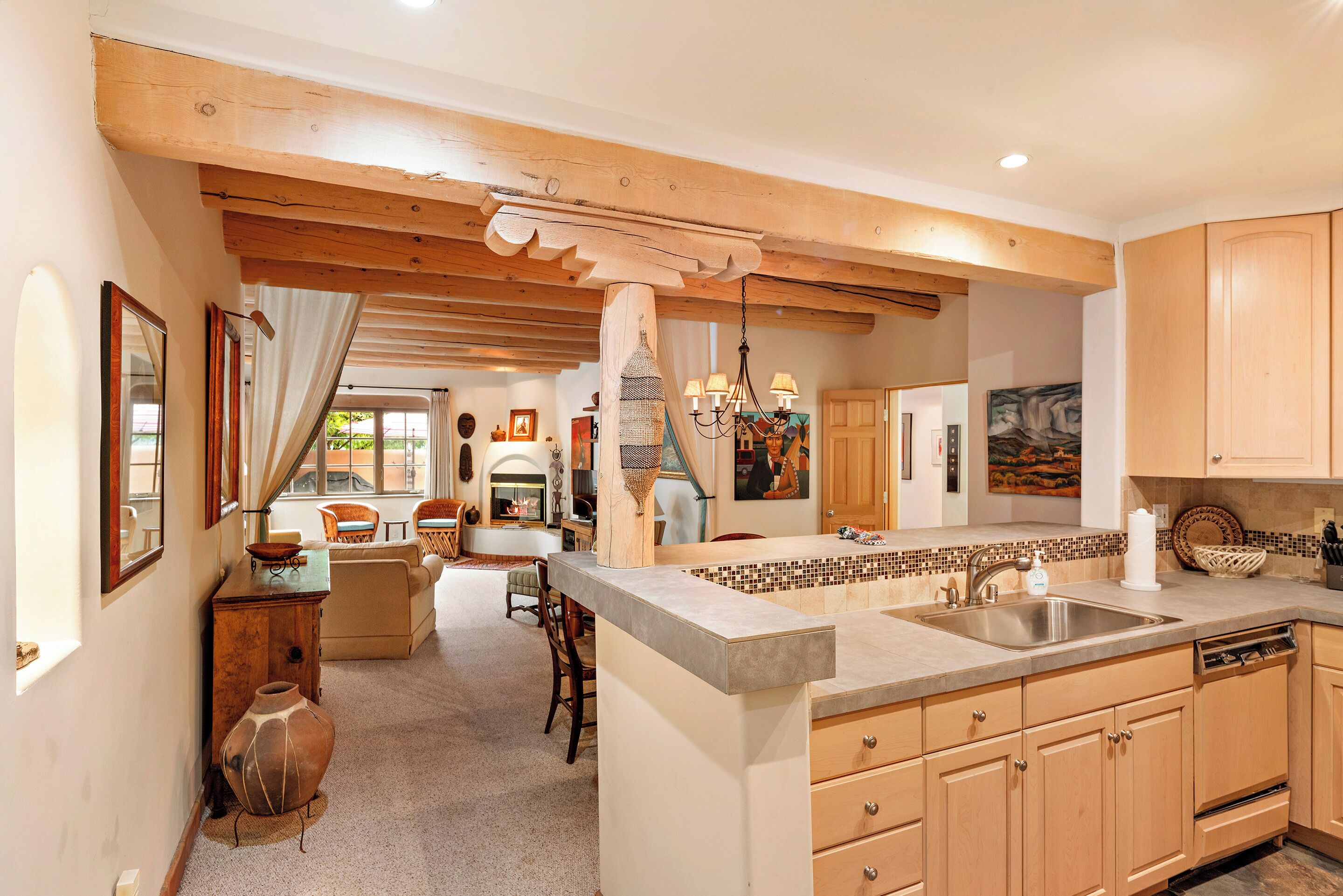 Casa clásica | Cocineta privada | Refrigerador con congelador, microondas, horno y parrilla de estufa 