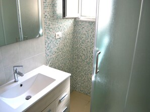 Bathroom - Wabi's Two-room Apartment on the Ground Floor in San Foca (Melendugno)