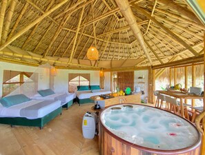 Outdoor dining - Hotel Ecolodge en Bambú con Jacuzzi a 15min de Quimbaya Panaca Alma Ecosuites (Valle del Cauca)