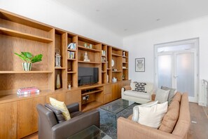 TV - London Maisonette: Unique Retreat (London)