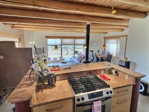 Interior - Adobe Tranquillo Mountain Views (El Prado)