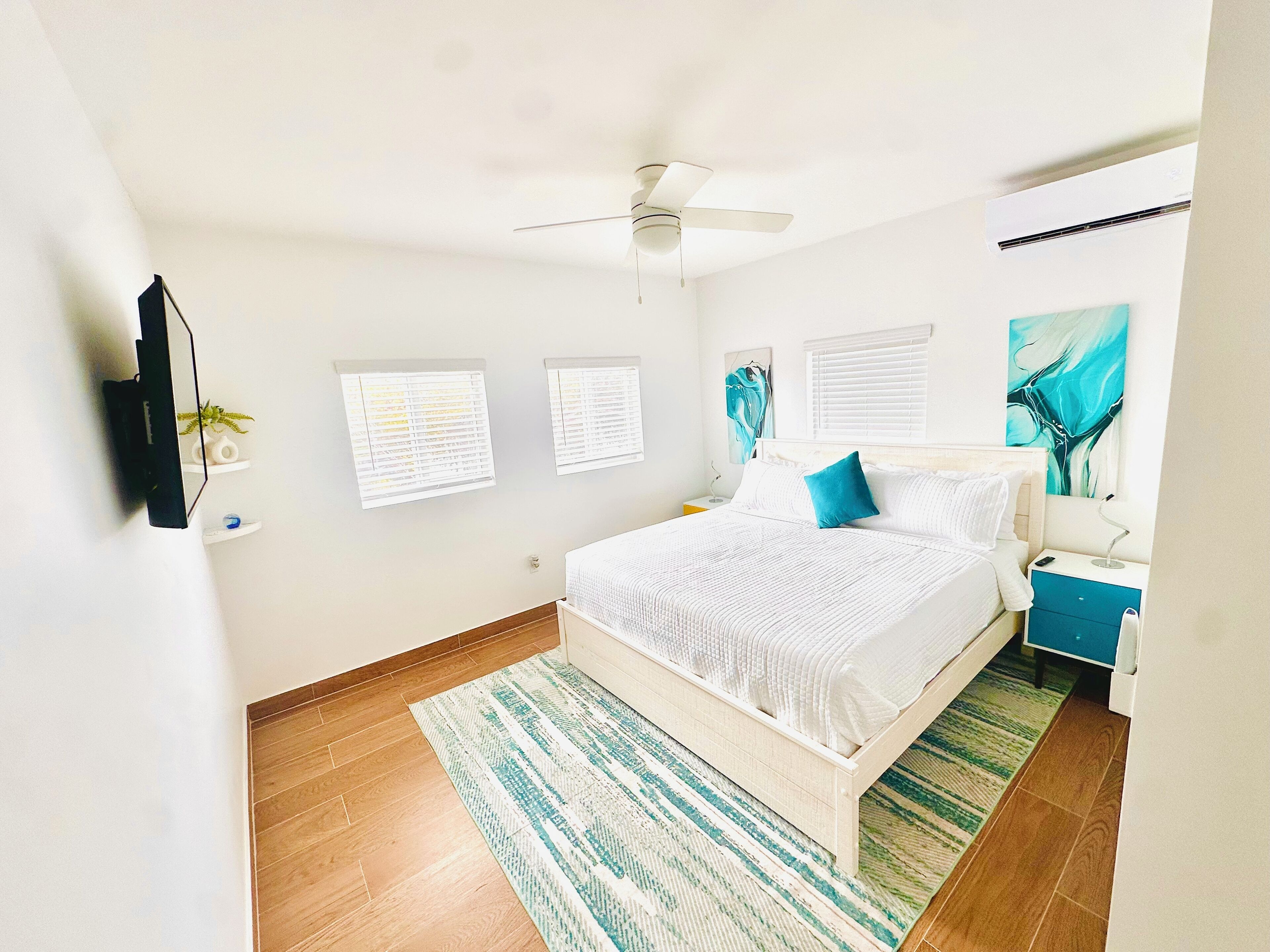 3 soverom, safe på rommet, strykejern/-brett og reiseseng for barn