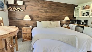 2 Schlafzimmer, BĂŒgeleisen/BĂŒgelbrett, kostenloses WLAN, BettwĂ€sche