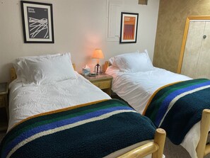 2 habitaciones, escritorio, wifi gratis y ropa de cama 