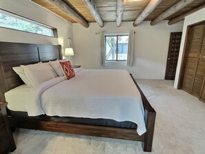 3 bedrooms, iron/ironing board, free WiFi, bed sheets - Beautiful Adobe in the Pines Above Taos (Taos)