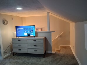 Interior - Cozy 1920s corporate rental at the Toasty Cairn bungalow (Louisville)