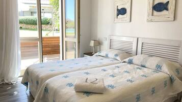 2 Schlafzimmer, Zimmersafe, Schreibtisch, Bügeleisen/Bügelbrett