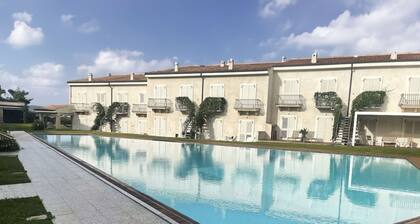 Like at Home No. 12 ☀️ Poolside Garden Apartment