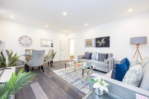 4 bedrooms - Stylish Block Of Apartments By AV Stays Croydon (Croydon)