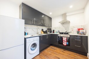 4 bedrooms - Stylish Block Of Apartments By AV Stays Croydon (Croydon)