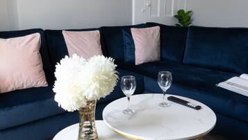 Apartment, Smoking | 2 bedrooms, Internet