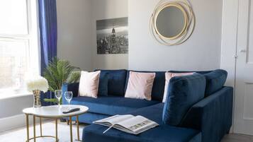 Apartment, Smoking | 2 bedrooms, Internet