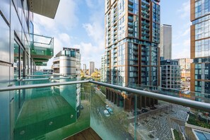 Apartment, Smoking | 3 bedrooms, Internet - Spacious 3-bed apt Canary Wharf Great View (London)