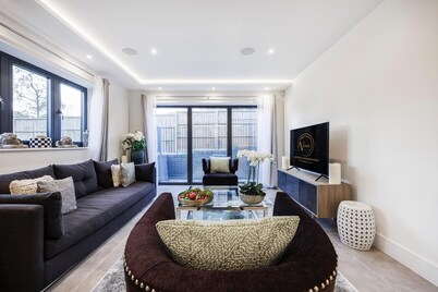 Lovely 4 Bedroom Home In Buckinghamshire