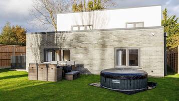 House | 4 bedrooms, Internet