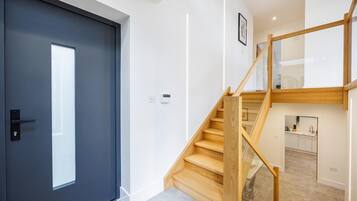 Rumah | 4 kamar tidur dan internet