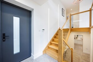 House | 4 bedrooms, Internet - Lovely 4 Bedroom Home In Buckinghamshire (Gerrards Cross)