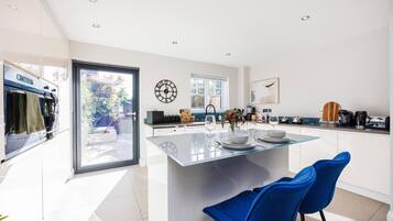 House | 4 bedrooms, Internet