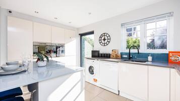 4 bedrooms, Internet