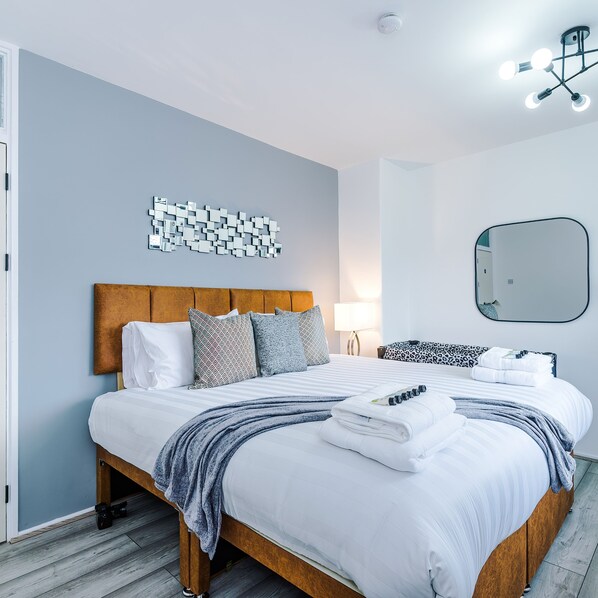 House, Smoking - New 2 Bed House Merseyside Sleeps 5 (St Helens)