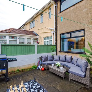 House, Smoking | 2 bedrooms, Internet